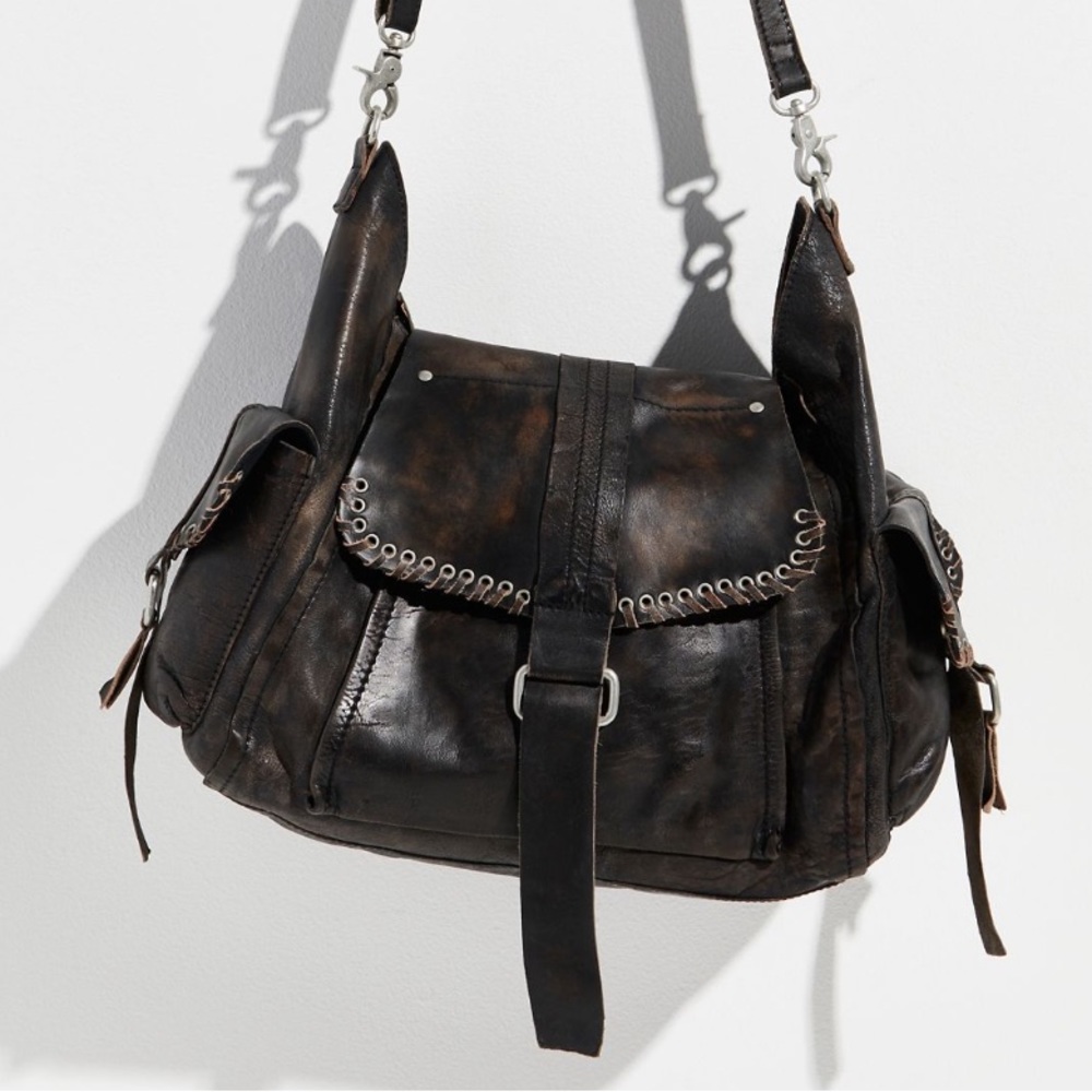 FREE PEOPLE We The Free Leigh Distressed Leather Tote in Graphite Black